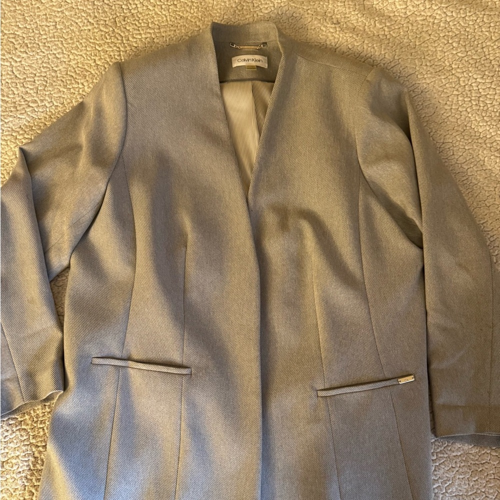 Calvin Klein Elegant Women's Gray Coat, thigh length.